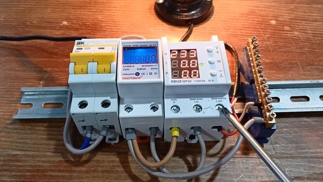 Многофункциональное реле напряжения RBUZ MF 32. Обзор и настройка. Реле контроля напряжения RBUZ. смотреть онлайн