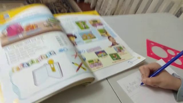 Асанёк делает уроки по Англ языку смотреть онлайн