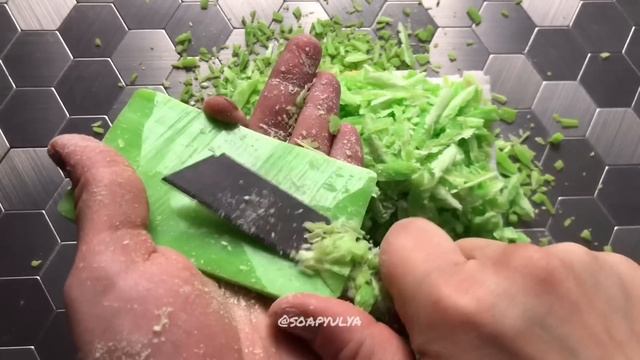 ASMR crushing soap, cutting dry cubes, soap EXXE/ резка мыла EXXE смотреть онлайн