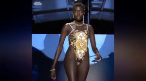 Девушки в бикини🪴