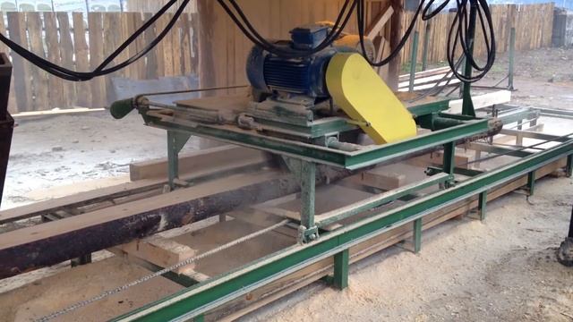 Станок брусующий с подвижной кареткой БПК-2П-1000 (2дв.х18,5 кВт) смотреть онлайн