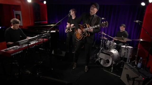 Torsten Goods - Being With You (George Benson) смотреть онлайн
