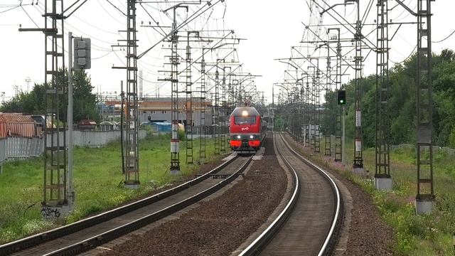 ЭП2К-231 с фирменным поездом «Текстильный край» Иваново — Санкт-Петербург смотреть онлайн