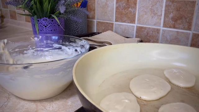 САМЫЕ ПЫШНЫЕ ОЛАДЬИ! ОЛАДЬИ С БАНАНОМ И ШОКОЛАДОМ смотреть онлайн