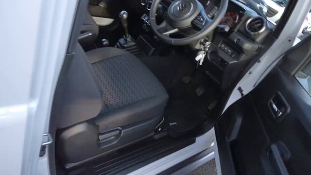 Suzuki Jimny 1.5 SZ5 ALLGRIP смотреть онлайн