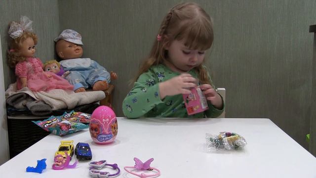 Открываем мини конструктор Lego, Shopkins, Kinder surprise. Unpacking small lego set, shopkins.. смотреть онлайн