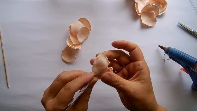 МК Піоновидна троянда із фоамірану. Пионовидная роза из фоамирана. смотреть онлайн