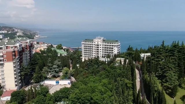Кипарисовая роща и дорога к пляжу смотреть онлайн