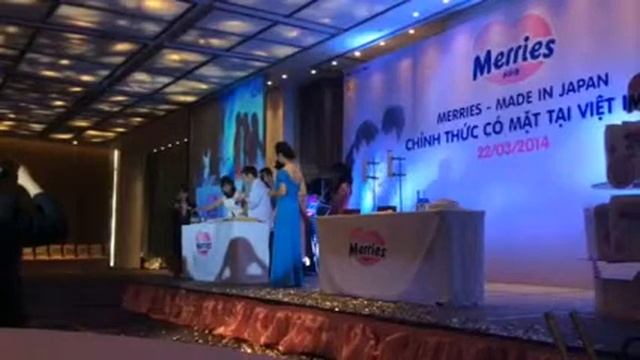 Thí Nghiệm Bỉm Merries Số 1 Nhật Bản