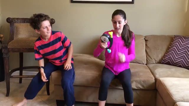 Bop It ! - Original Classic - Kids Memory Game - Ages 8+ смотреть онлайн