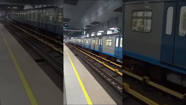 ВАЛЛ-И. Московское метро. ЕВА Ока и Д-ОК Москва 2020 "БКЛ" на станции Кунцевская.💙 смотреть онлайн