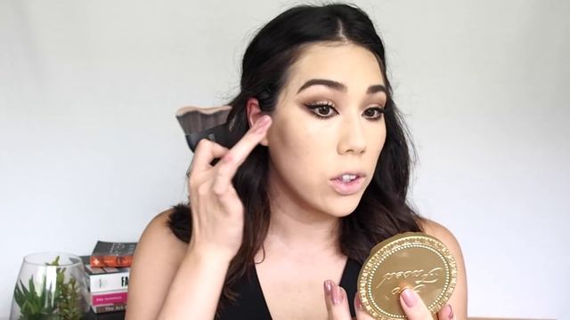#BeautyPlaylist tutorial: How to contour your face смотреть онлайн