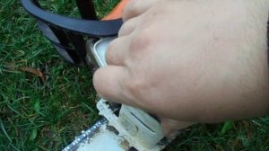 Заправка и запуск бензопилы Stihl ms 180.