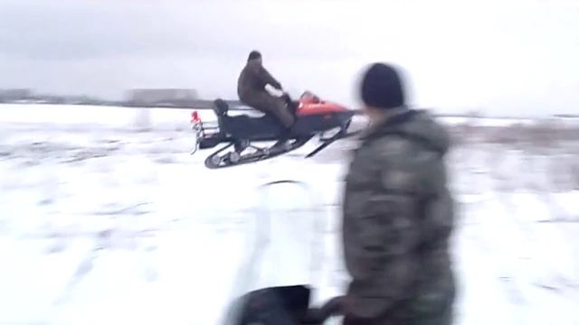 Снегоход тайга 500.Крутой Прыжок. смотреть онлайн