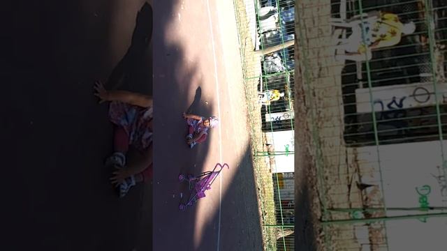 Ния си разхожда количката смотреть онлайн