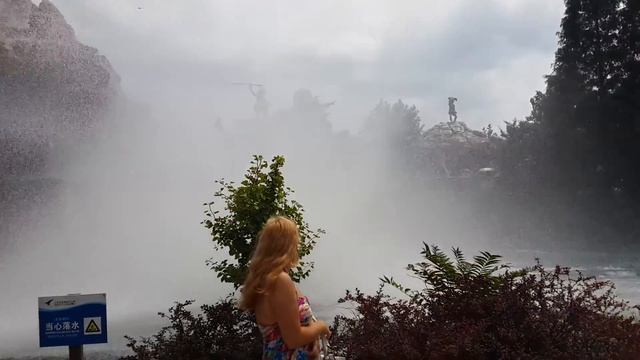 Водная горка. Лаохутань. Далянь. Китай смотреть онлайн