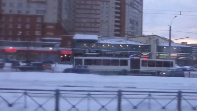 Автобус Санкт-Петербурга 8-121: НефАЗ-5299CN б.2285 по №143 (07.02.18) смотреть онлайн