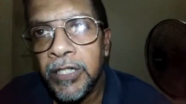 ?? 1: Batik Handlooms & Local Apparel Products Minister Dayasiri Jayasekera