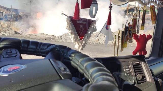 Слив шлака на комбинате смотреть онлайн