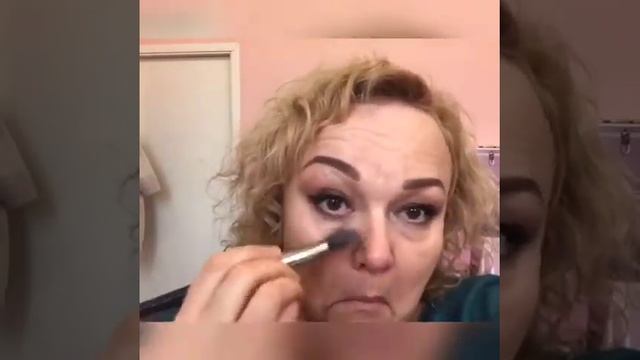 кисть для нанесения тона или бьютиблендер. Сравниваем и выбираем. смотреть онлайн