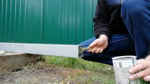 Как правильно покрасить столб для забора