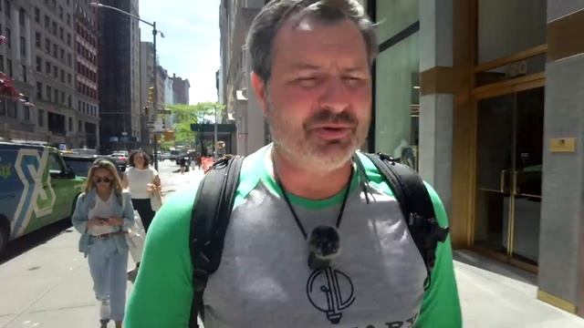 Бродвей Нью - Йорка выглядит не так, как на картинке! Банк США заблокировал мне счет смотреть онлайн