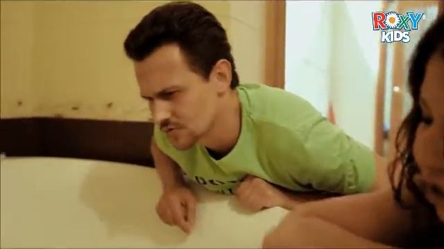 Круг на шею для купания малышей "Лебединое озеро" с музыкой смотреть онлайн