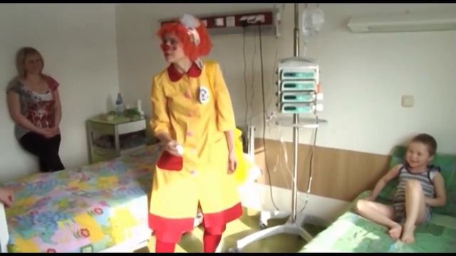 Больничный клоун, зачем ты нужен?