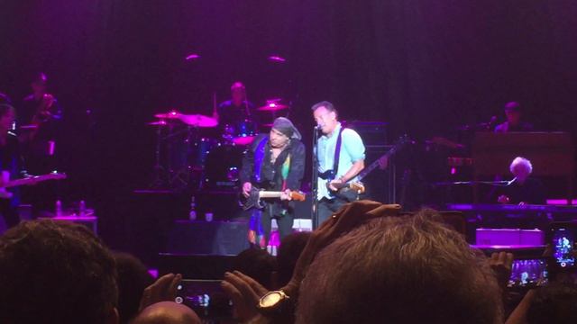 Steven Van Zandt & Bruce Springsteen, "Tenth Avenue Freeze-Out", Laid Back Festival/NJ, 9/21/17 смотреть онлайн