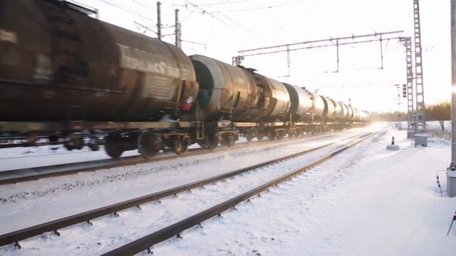 электровоз 2ЭС6-734 с поездом на подходе к станции Павловск идет на Питер смотреть онлайн