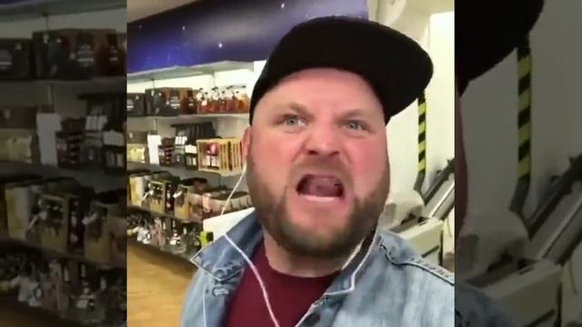 Вот почему не стоит петь в наушниках (VAYNAH VIDEO) смотреть онлайн