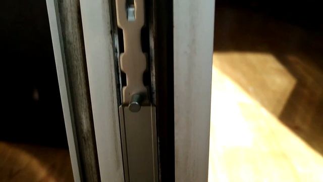 Замена ножниц Roto Centro на пластиковом окне смотреть онлайн