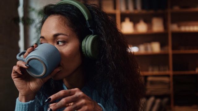 музыка Zivert - Life (German Avny & Mike Tsoff Radio Edit). смотреть онлайн