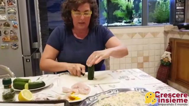 Ricetta Pollo con zucchine gratinate con Flora dell'asilo Roiti di Crescere Insieme смотреть онлайн