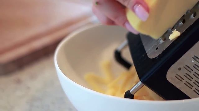 Tarta z kurczakiem, kurkumą, brokułami i szpinakiem - Przepis Golden Drop смотреть онлайн