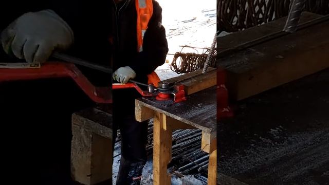 Гибка арматуры ручным станком смотреть онлайн