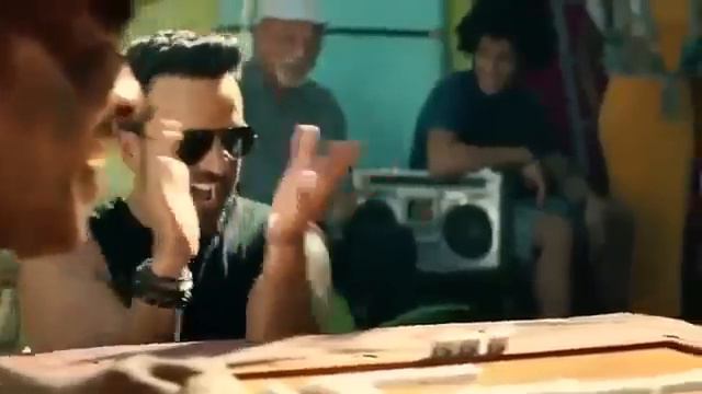 Luis Fonsi  Despacito Ft  Justin Bieber Daddy Yankee (Official Video) -VEVO