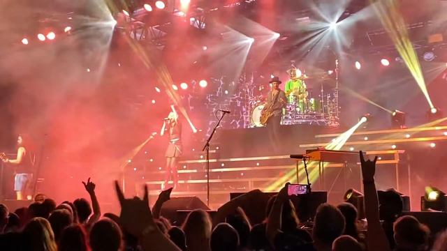 Halestorm-Baltimore 7/17/22 - Here’s To Us смотреть онлайн