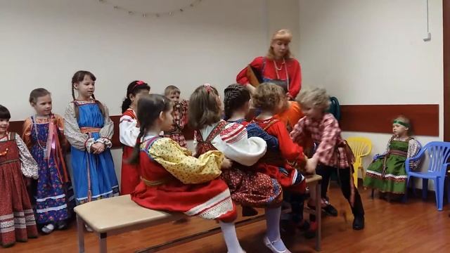 Игра "Редька". Детская фольклорная студия "Потешки". Младшая группа. смотреть онлайн