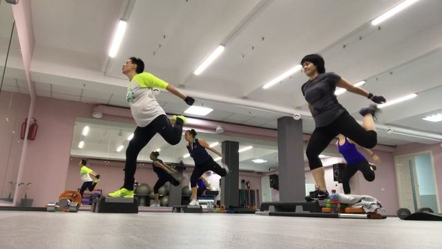 Разминка/ Обучение фитнес инструкторов SuperFitness