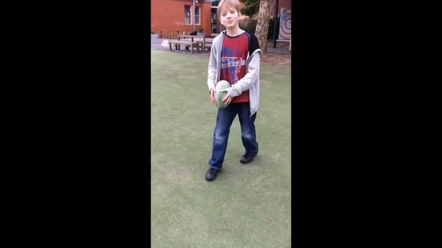 How to kick an Aussie Rules Football смотреть онлайн
