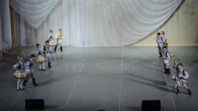 Образцовый ансамбль танца «Цягнічок» смотреть онлайн