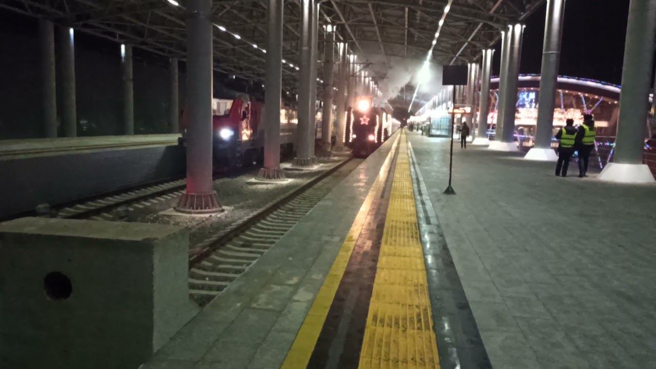 Поезд Деда Мороза прибывает на станцию Роза Хутор 31.12.2021г. смотреть онлайн