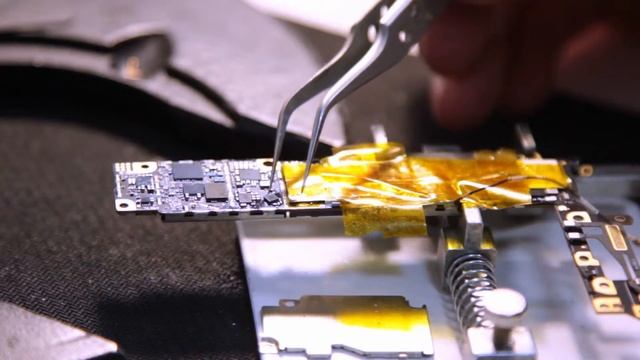 Айфон 6 не включается((