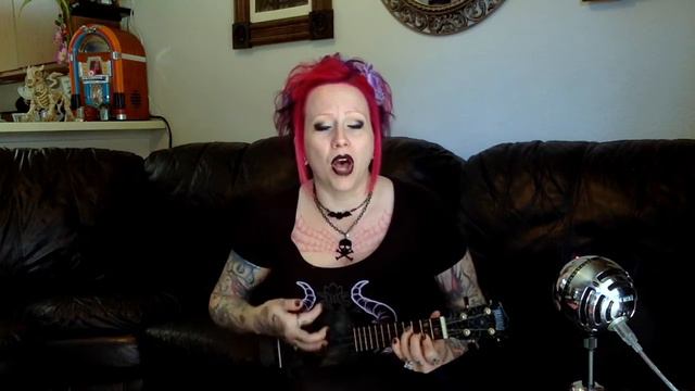 "MaMa" My Chemical Romance Ukulele Cover смотреть онлайн