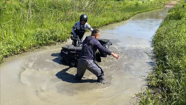 Многократные попытки утопить новый квадроцикл Loncin XWolf 700, смотрите, что из этого вышло ? смотреть онлайн