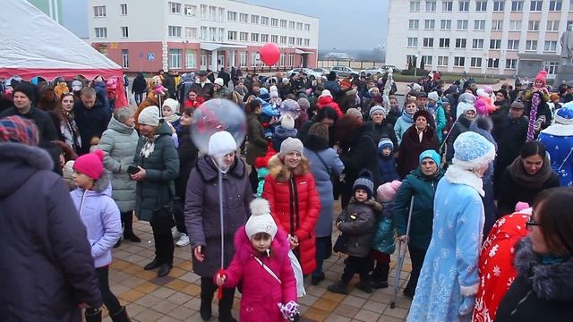 Парад Дедов Морозов в Березино. Вы хотели это увидеть! 11ч.(22). 24 декабря 2019г. Беларусь. смотреть онлайн