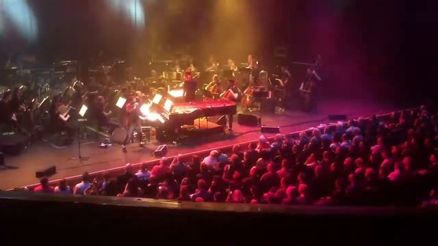 Sparks: Ron's shuffle during the Number 1 song in Heaven смотреть онлайн