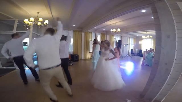 Флешмоб на свадьбе / Wedding flashmob смотреть онлайн