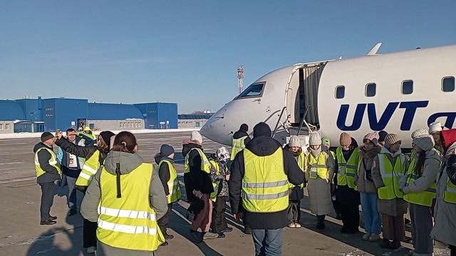 Путешествие по Международному Аэропорту Кемерово им. А.А. Леонова совершили школьники СОШ № 93 смотреть онлайн